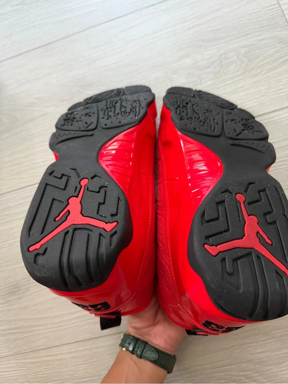 Jordan 9 Retro Chile Red